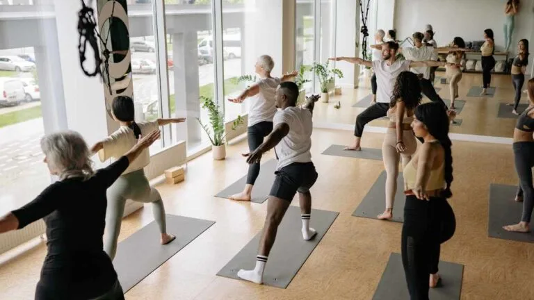 Yoga Corporativo con pearl fitness panama