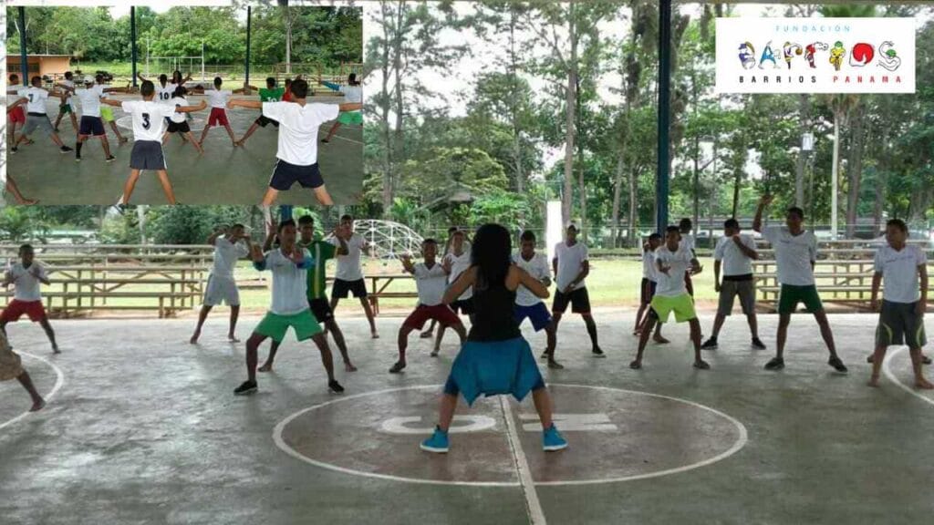 voluntariado en barrios panama- trainer
